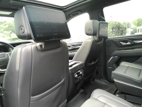 Used 2021 GMC Yukon Denali w/ Denali Ultimate Package AWD/4WD image 13