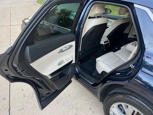 Used 2023 Genesis GV70 2.5T AWD/4WD image 23