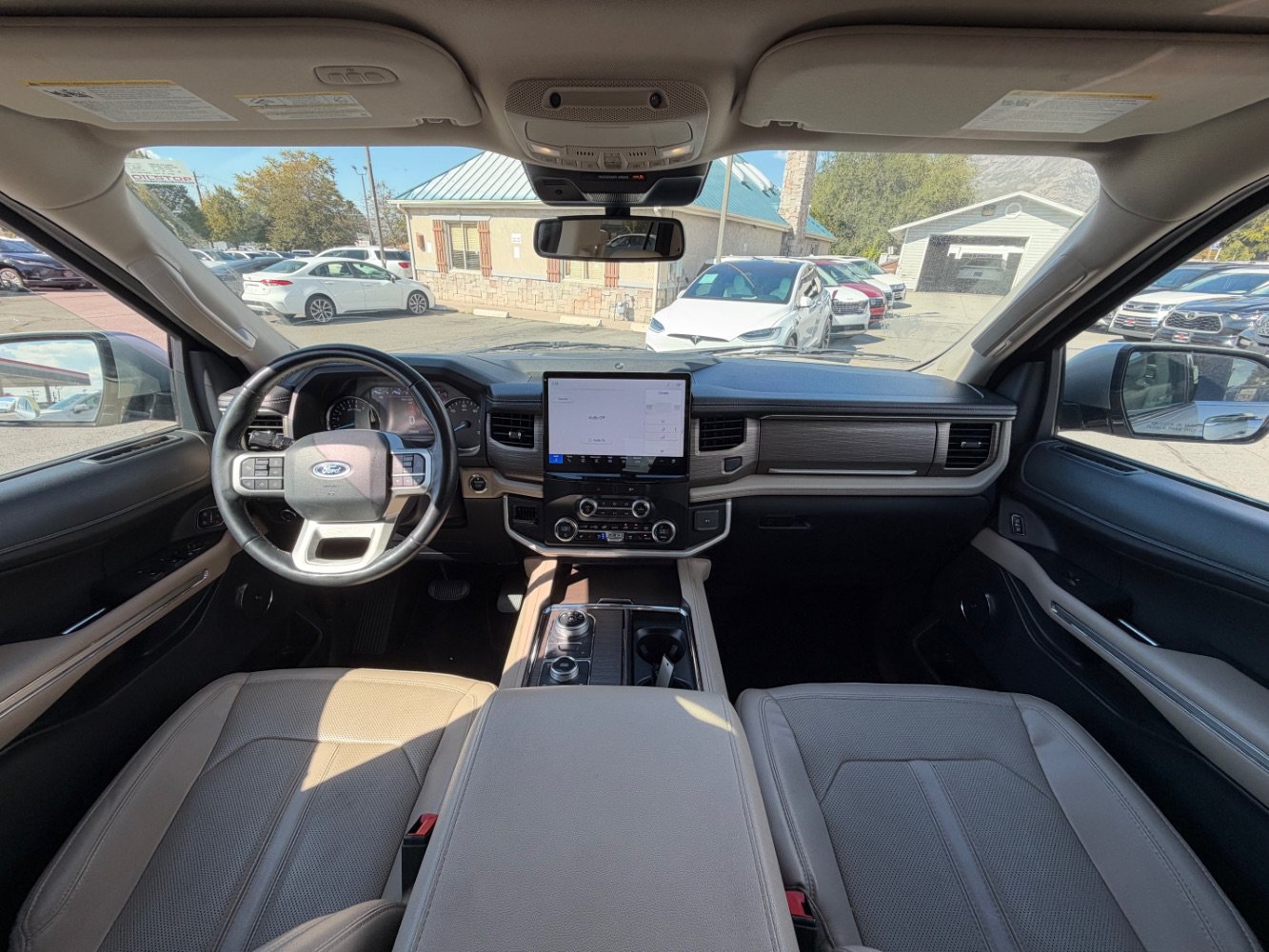 Used 2023 Ford Expedition Limited AWD/4WD image 11
