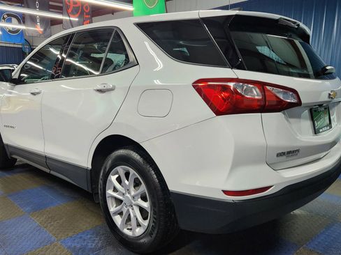 Used 2019 Chevrolet Equinox LS image 4