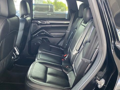 Used 2018 Porsche Cayenne S Platinum AWD/4WD image 8