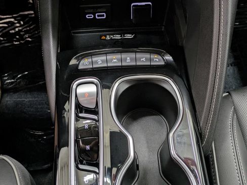 Used 2023 Buick Envision Avenir AWD/4WD image 32