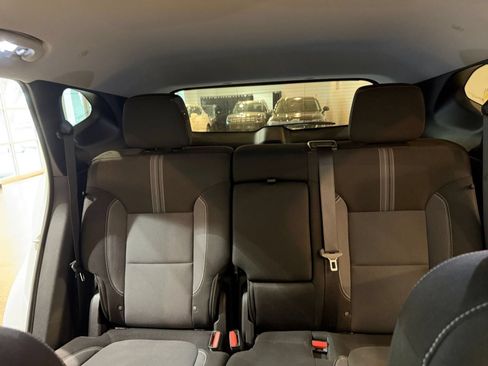 Used 2025 Chevrolet Blazer LT FWD image 38