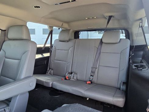 Used 2018 Chevrolet Suburban LT AWD/4WD image 7