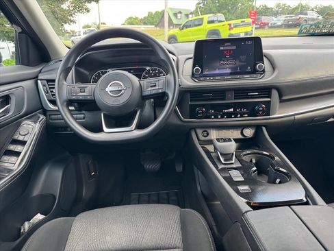 Certified 2024 Nissan Rogue SV FWD image 14
