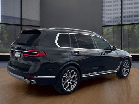 Used 2025 BMW X7 xDrive40i w/ Premium Package AWD/4WD image 5