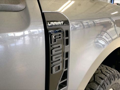 Used 2024 Ford F250 Lariat w/ Lariat Ultimate Package AWD/4WD image 9