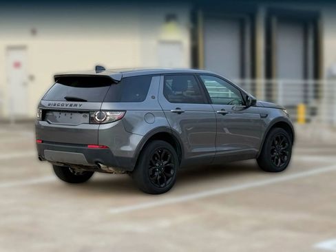 Used 2019 Land Rover Discovery Sport SE image 8