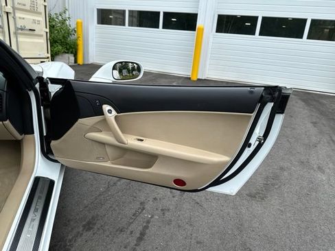 Used 2008 Chevrolet Corvette Convertible w/ Preferred Equipment Group RWD image 11