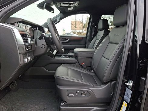 New 2026 GMC Yukon Denali image 6