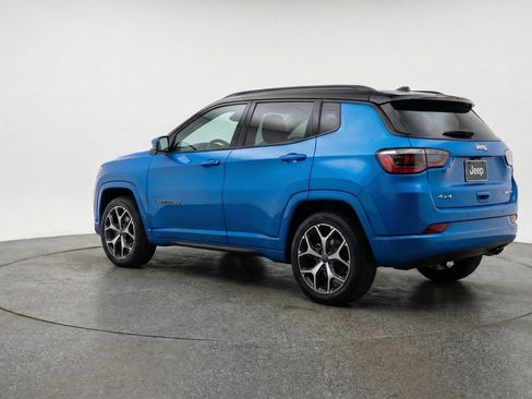 Used 2025 Jeep Compass Limited image 6