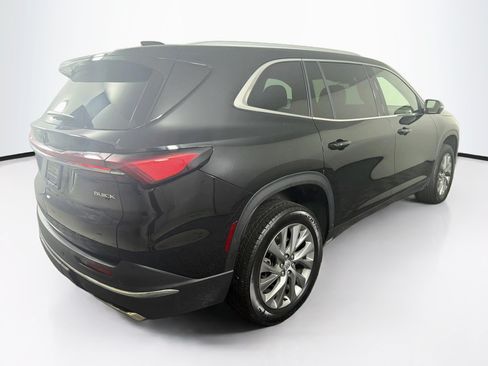 Used 2025 Buick Enclave Preferred FWD image 9