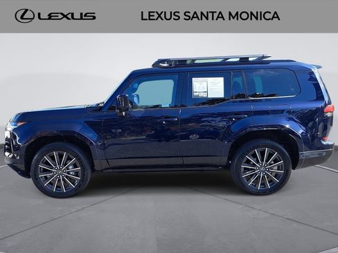 Used 2026 Lexus GX 550 w/ Accessory Package (31) AWD/4WD image 8