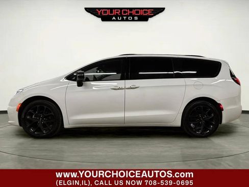 Used 2024 Chrysler Pacifica Touring-L w/ S Appearance Package FWD image 2