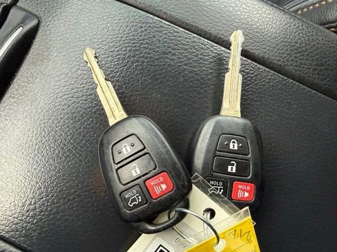 Used 2016 Toyota Highlander Plus image 15