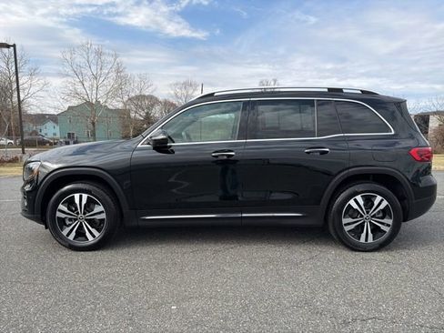 Used 2025 Mercedes-Benz GLB 250 4MATIC image 5