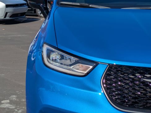 New 2026 Chrysler Pacifica Select w/ S Appearance Package image 10