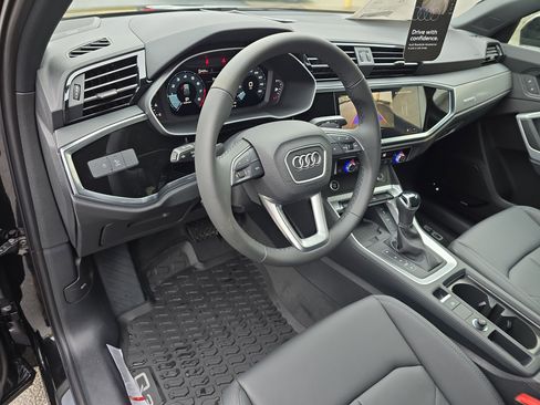 New 2025 Audi Q3 2.0T Premium image 16