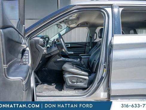 Used 2022 Ford Explorer XLT w/ Equipment Group 202A AWD/4WD image 5