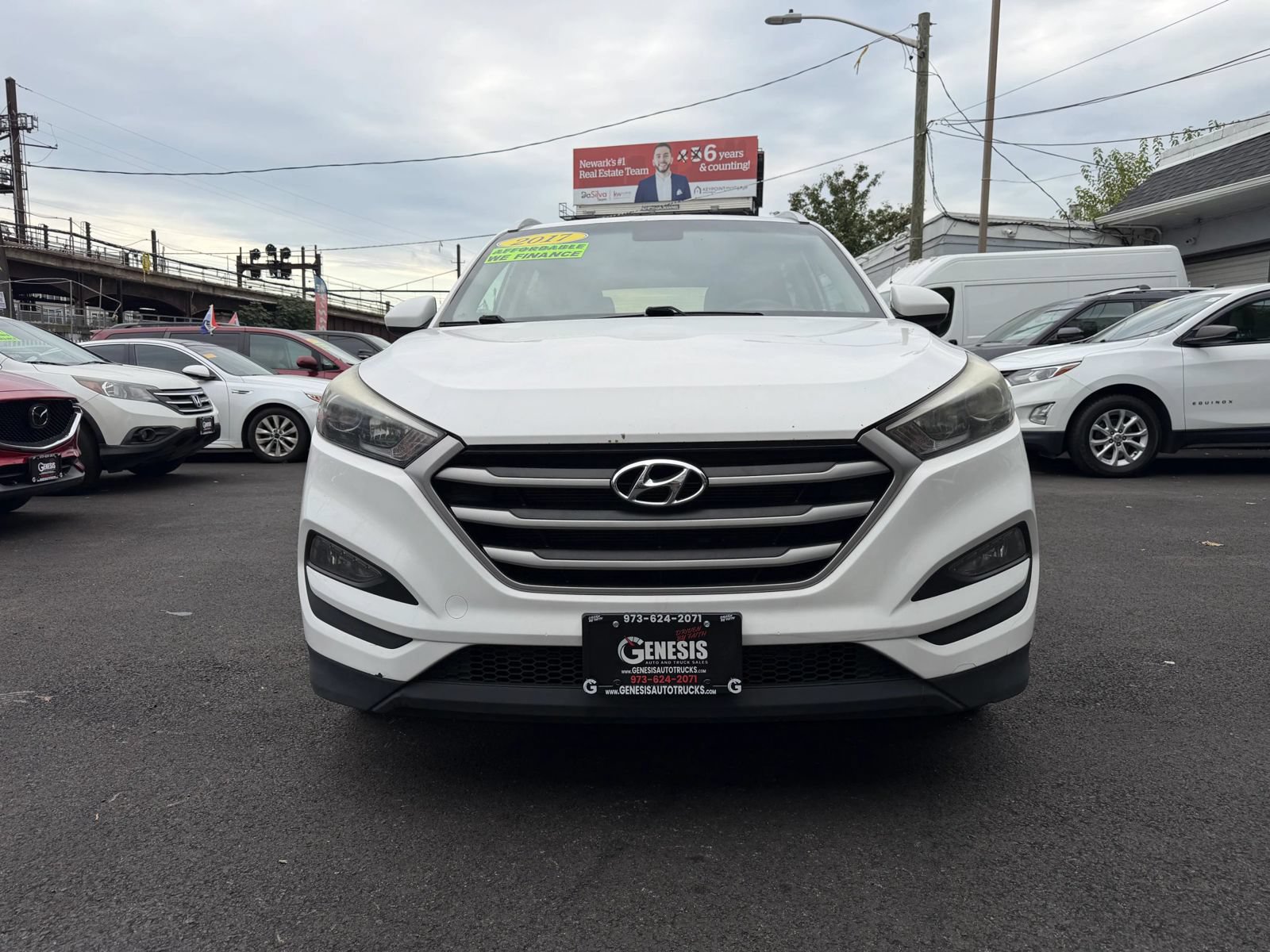 Used 2017 Hyundai Tucson SE w/ SE Popular Package 02 AWD/4WD image 2