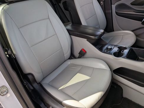 Used 2023 GMC Terrain SLT FWD image 27