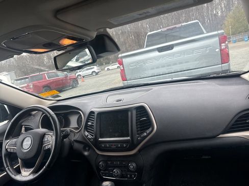 Used 2018 Jeep Cherokee Limited w/ Technology Group image 23