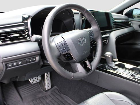Used 2025 Toyota Camry XSE FWD image 18