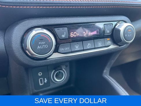Used 2020 Nissan Kicks SR w/ SR Premium Package FWD image 11