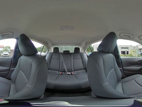 Used 2025 Toyota Corolla LE FWD image 41