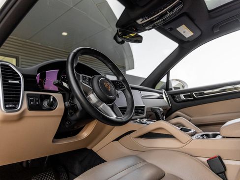 Certified 2023 Porsche Cayenne Platinum Edition AWD/4WD image 4
