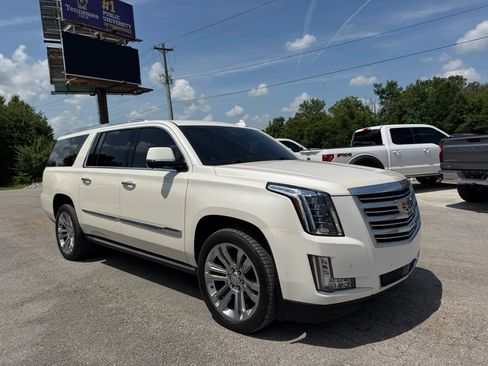 Used 2015 Cadillac Escalade ESV Platinum AWD/4WD image 23