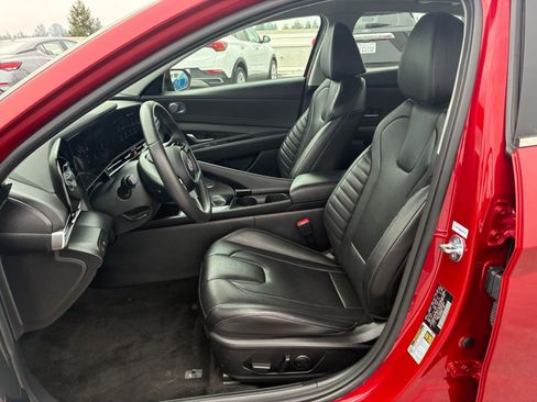 Used 2025 Hyundai Elantra Limited image 25