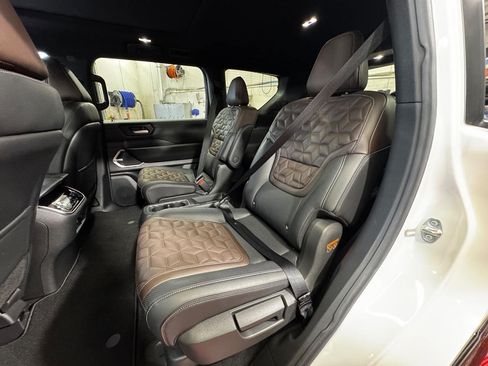 Used 2025 Nissan Armada Platinum AWD/4WD image 20