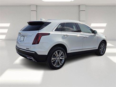 Certified 2025 Cadillac XT5 Premium Luxury image 5