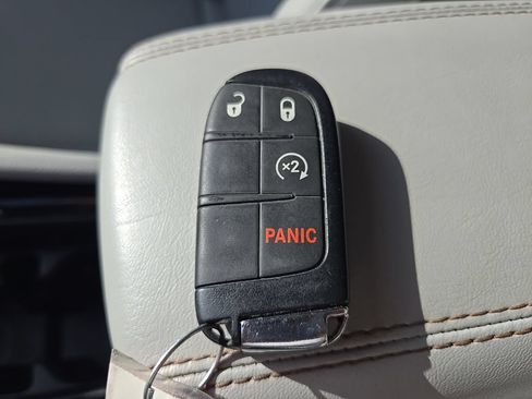 Used 2022 Jeep Compass Limited AWD/4WD image 90