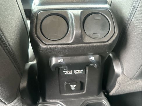 Used 2023 Jeep Gladiator Overland image 46