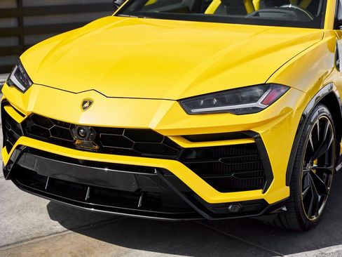 Used 2021 Lamborghini Urus Pearl Capsule image 7