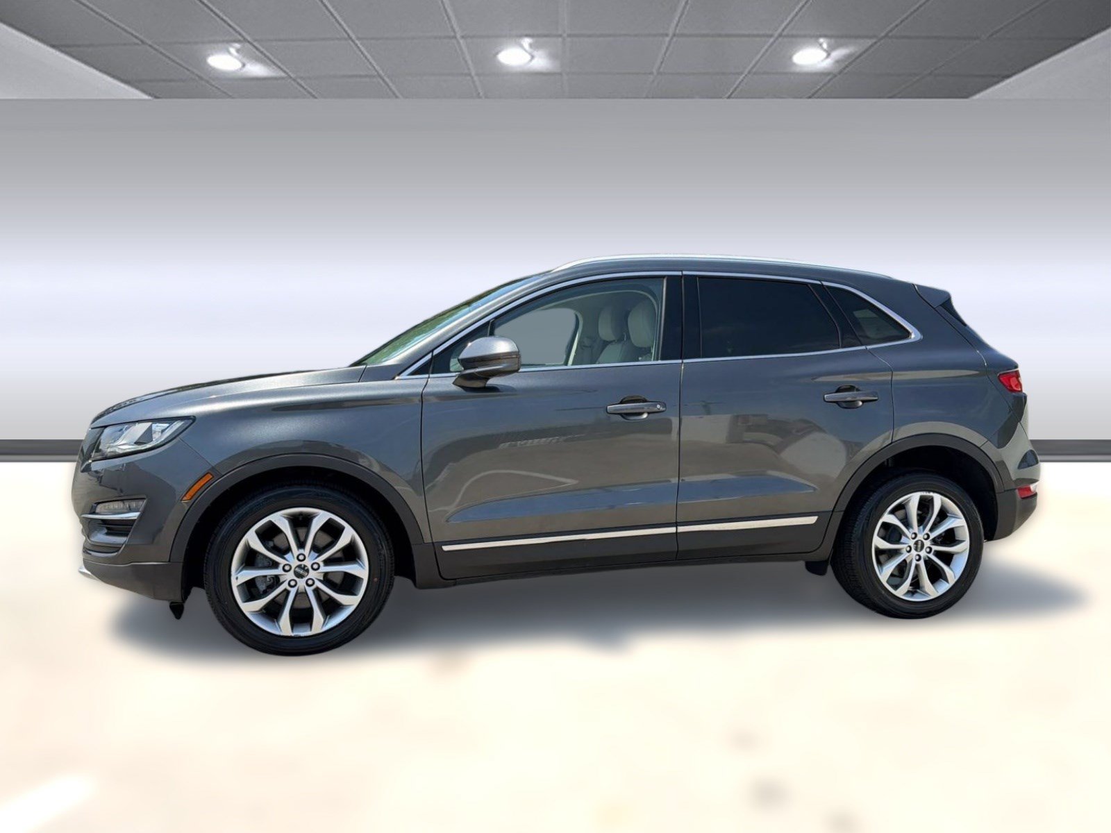 Used 2019 Lincoln MKC Select w/ Select Plus Package FWD image 2