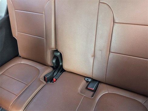 Used 2021 Chevrolet Traverse High Country image 11