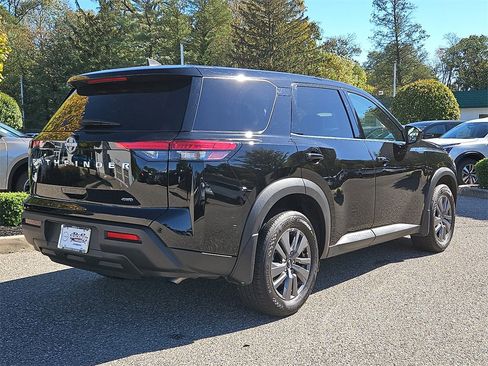 Certified 2024 Nissan Pathfinder S image 7