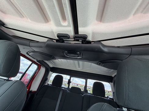 Used 2022 Jeep Gladiator Sport AWD/4WD image 34