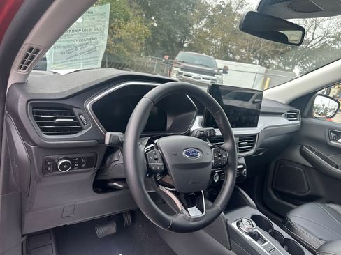 Used 2026 Ford Escape SE w/ PHEV Premium Package image 10