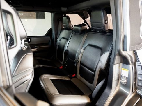 Used 2021 Ford Bronco Black Diamond image 12