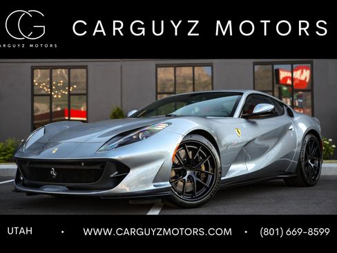 Used 2019 Ferrari 812 Superfast RWD image 1