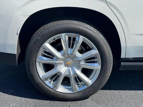 Used 2024 Chevrolet Tahoe High Country AWD/4WD image 9