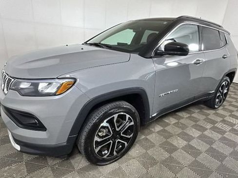Used 2023 Jeep Compass Limited w/ Sun and Sound Group AWD/4WD image 7