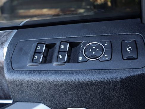 Used 2019 Ford F250 Lariat w/ Lariat Ultimate Package image 18