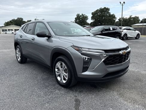 Used 2024 Chevrolet Trax LS FWD image 7