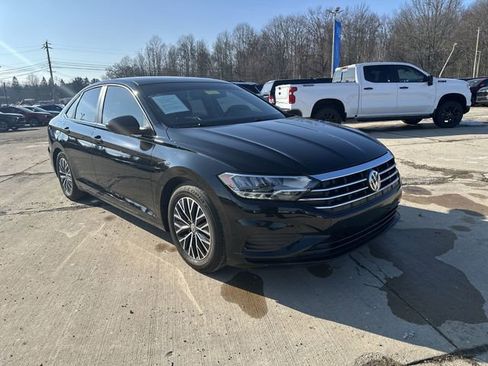 Used 2021 Volkswagen Jetta SE w/ SE Cold Weather Package image 11