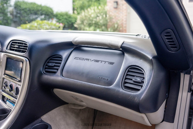 Used 2000 Chevrolet Corvette Coupe RWD image 42